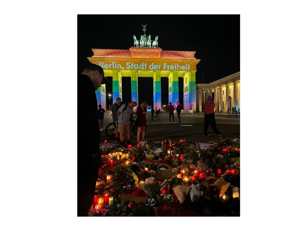 Berlin Onur Yürüyüşü'ne saldırının ardından: “Aslında bu saldırı mücadelemize yapılan bir saldırı. Mücadele bir bütündür.”